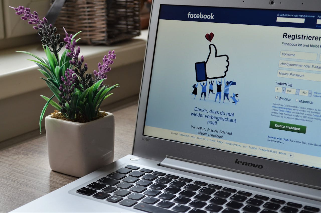 Social Media for Creatives